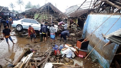 banjir-bandang-sukabumi-4_169