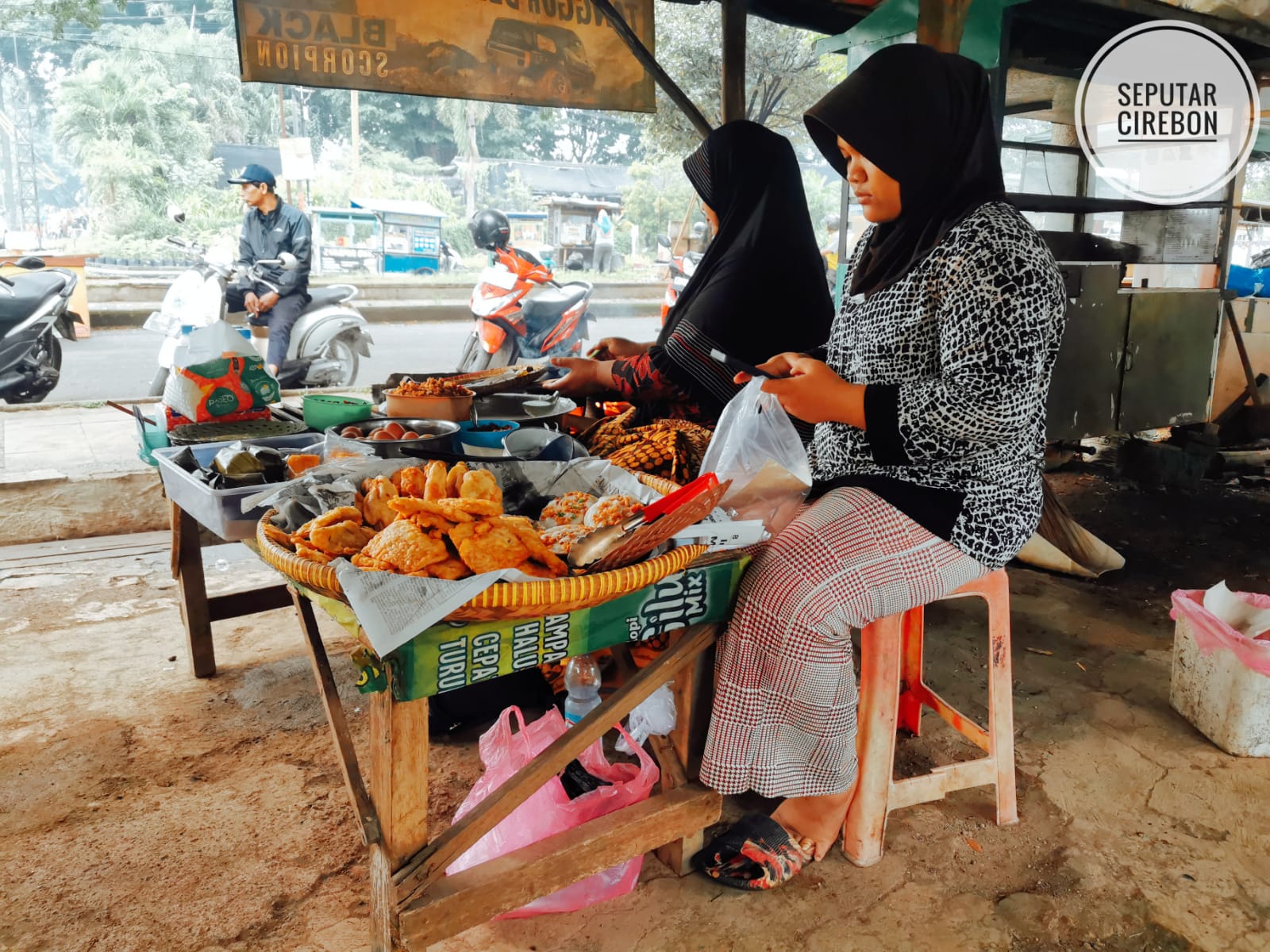 Satu Pagi di Lapak Serabi Stadion Bima